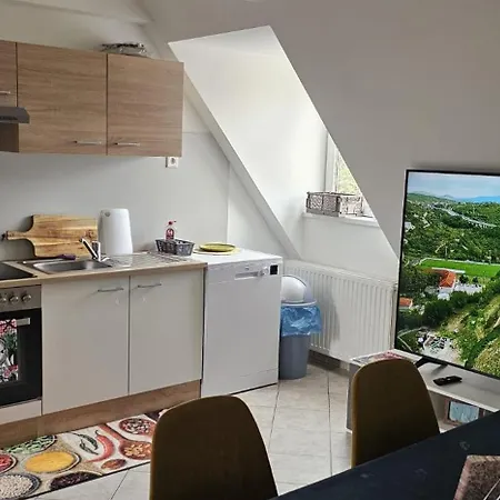 Stilvolles Fuer 4 Personen In *