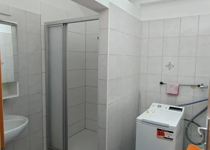 Apartment Stilvolles Für 4 Personen In *